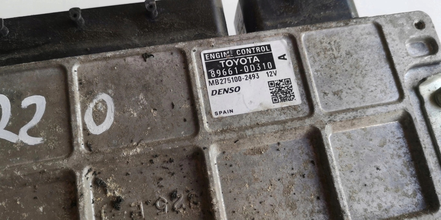 Computer ECU TOYOTA YARIS 89661-0D310 MB275100-249