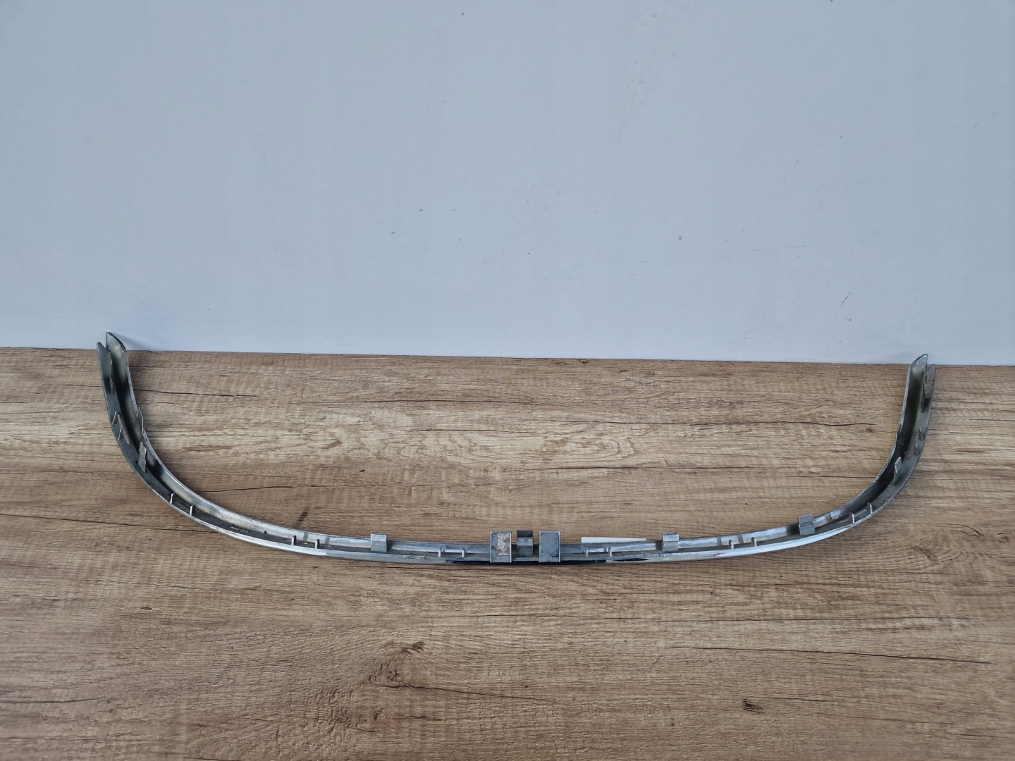CHRYSLER VOYAGER 01-07 ROK CHROM grille moulding
