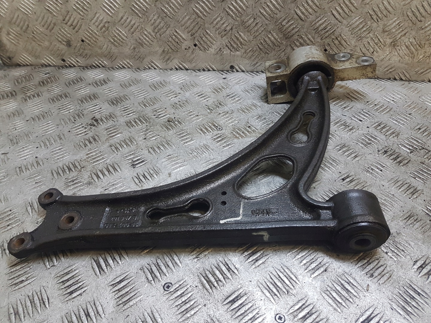 arm left front AUDI A3 8P 1K0407153G