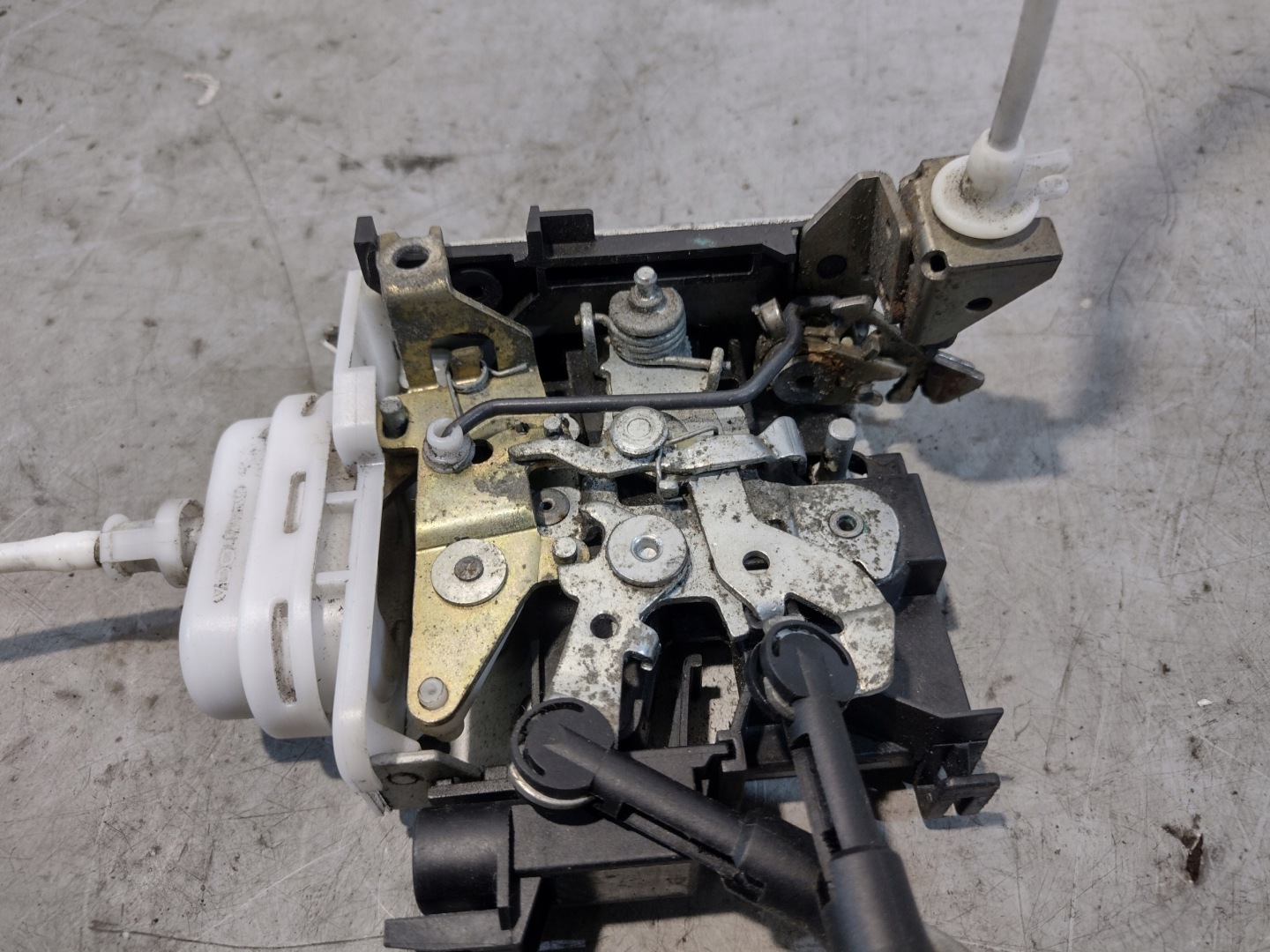 lock door right front Audi A4 B5 8D1837016F