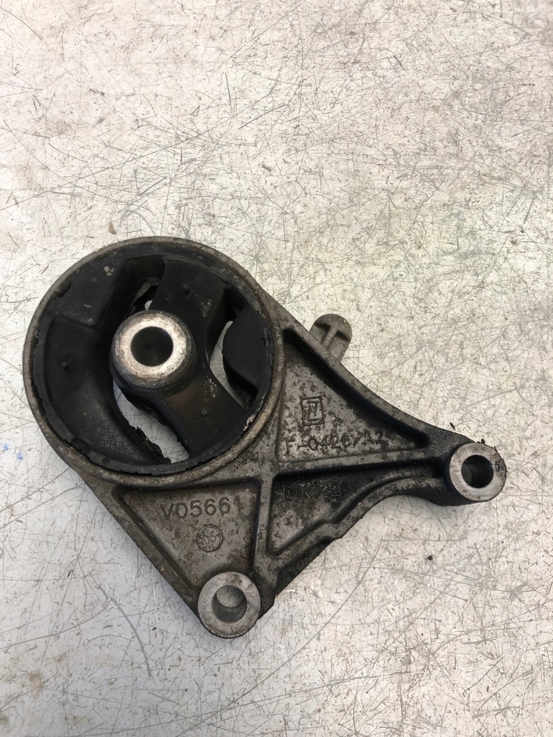engine mount OPEL VECTRA C LIFT V05661