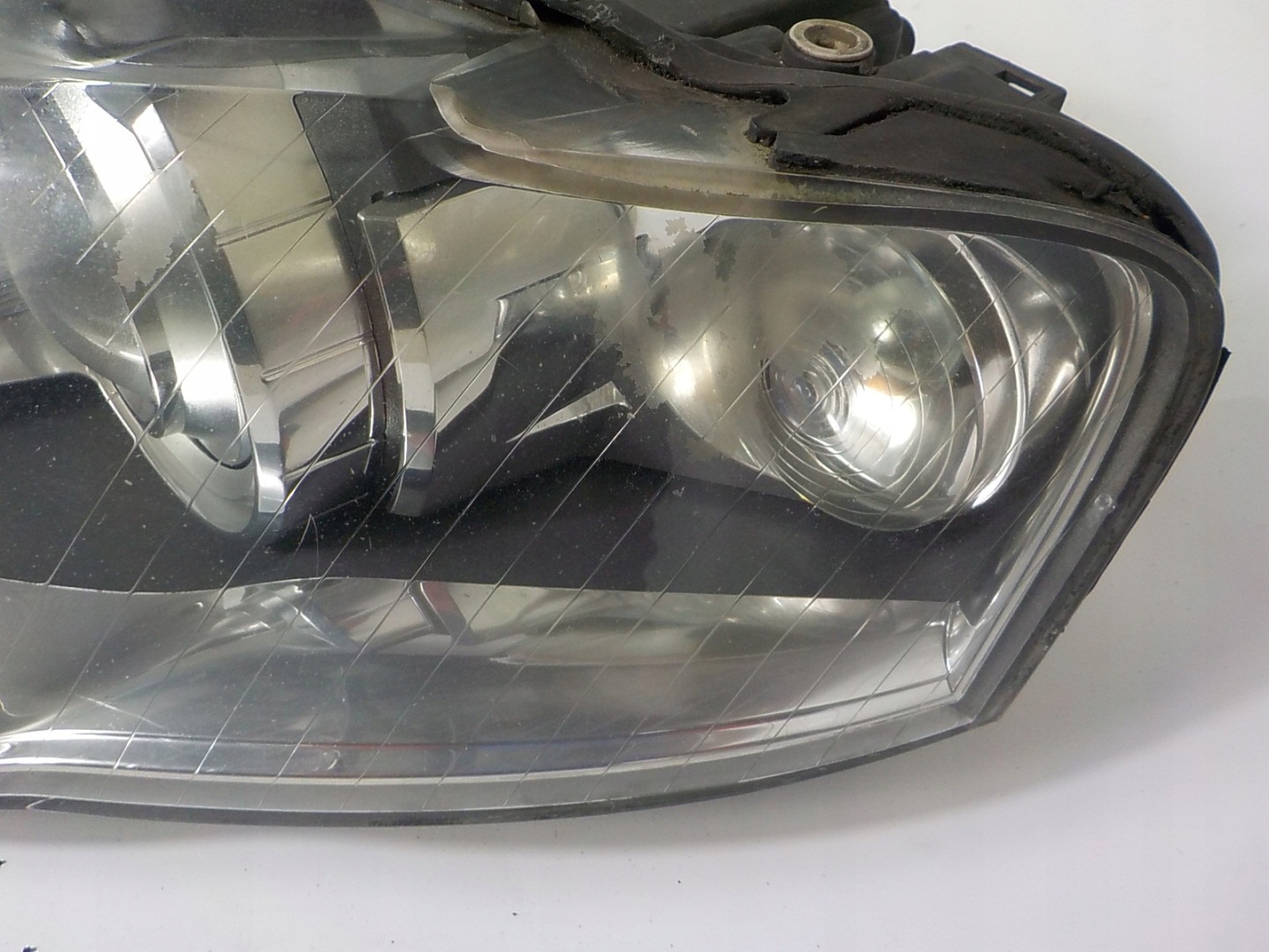 AUDI A4 B7 XENON light left front front UK 8E0941003