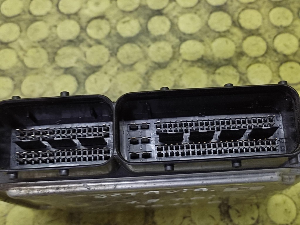 SKODA OCTAVIA II 1.9 TDI control unit of the engine 0281014711