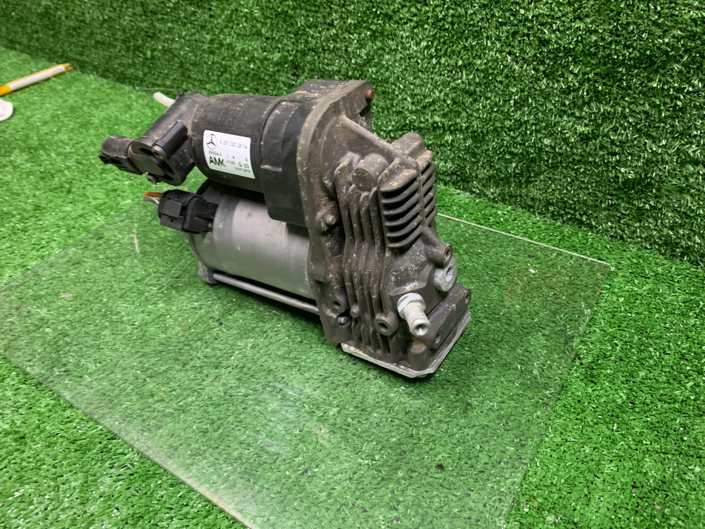 MERCEDES R-KLASA 251 W251 compressor; springing A2513202604