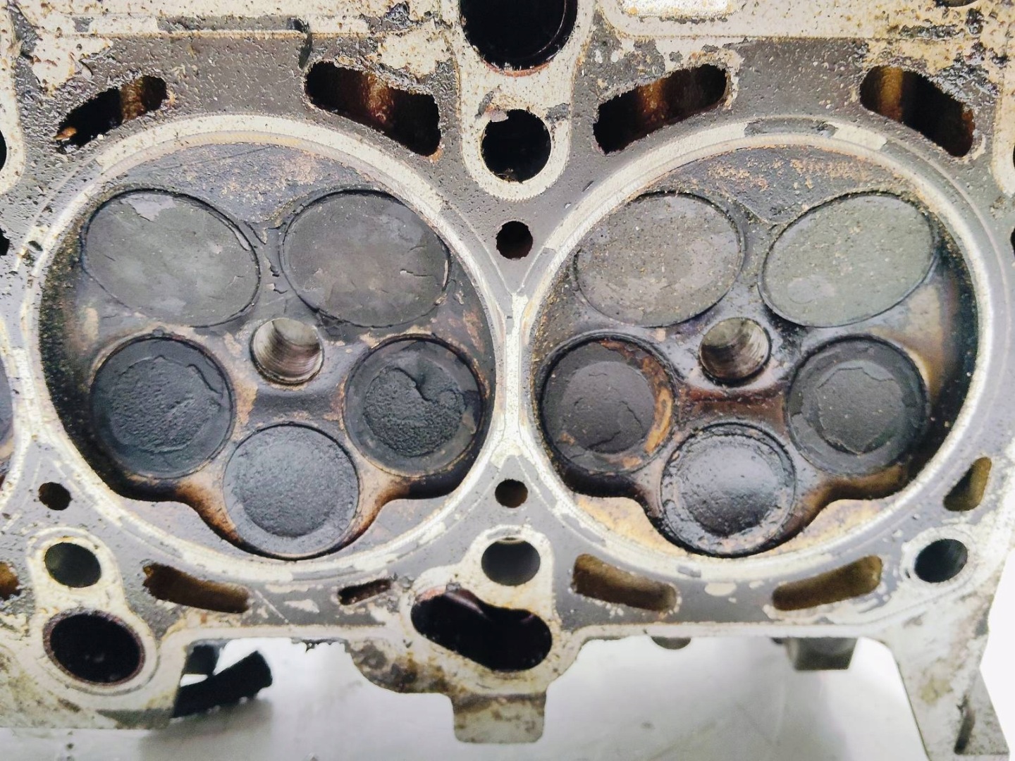 TESTATA Audi A4 B6 2.0 20V 06B103373AM