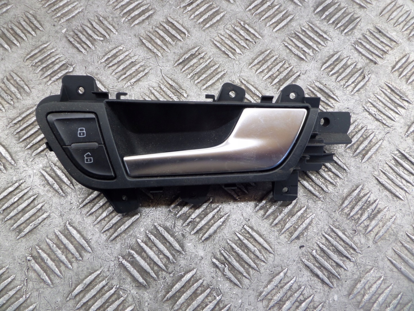 handle inner front P Audi A4 B8