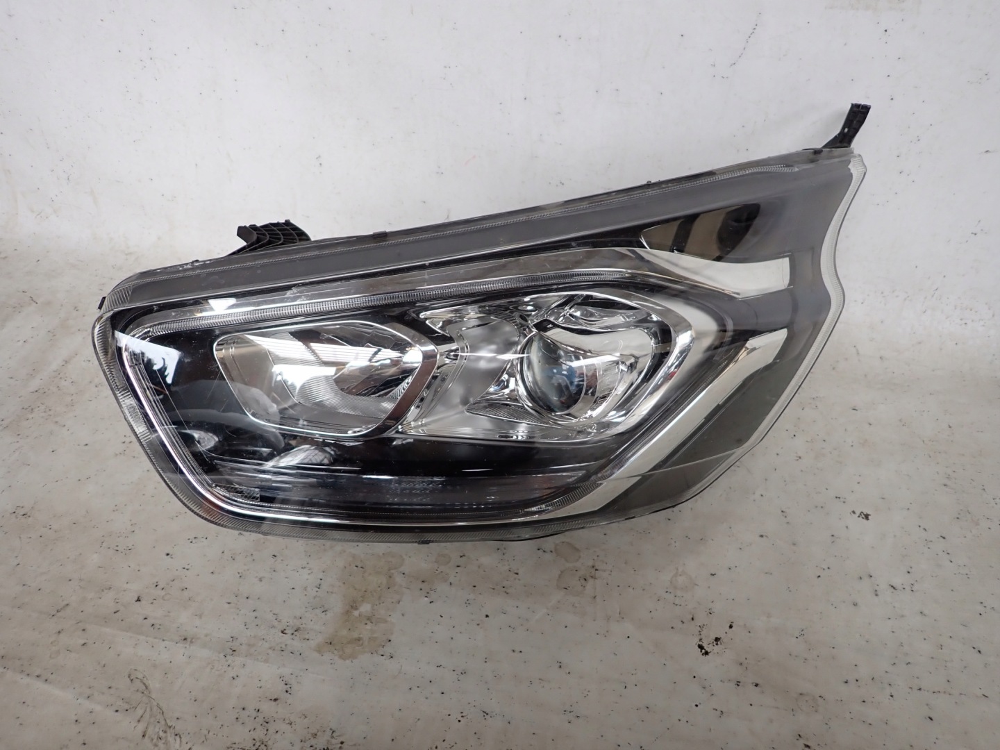 FORD TRANSIT CUSTOM and 1 MK1 LIFT 17-23 light left front front