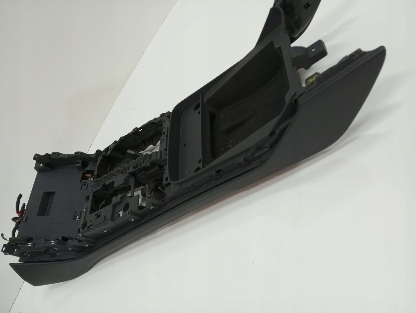 TUNEL mitte AUDI Q7 4M 5Q0810100