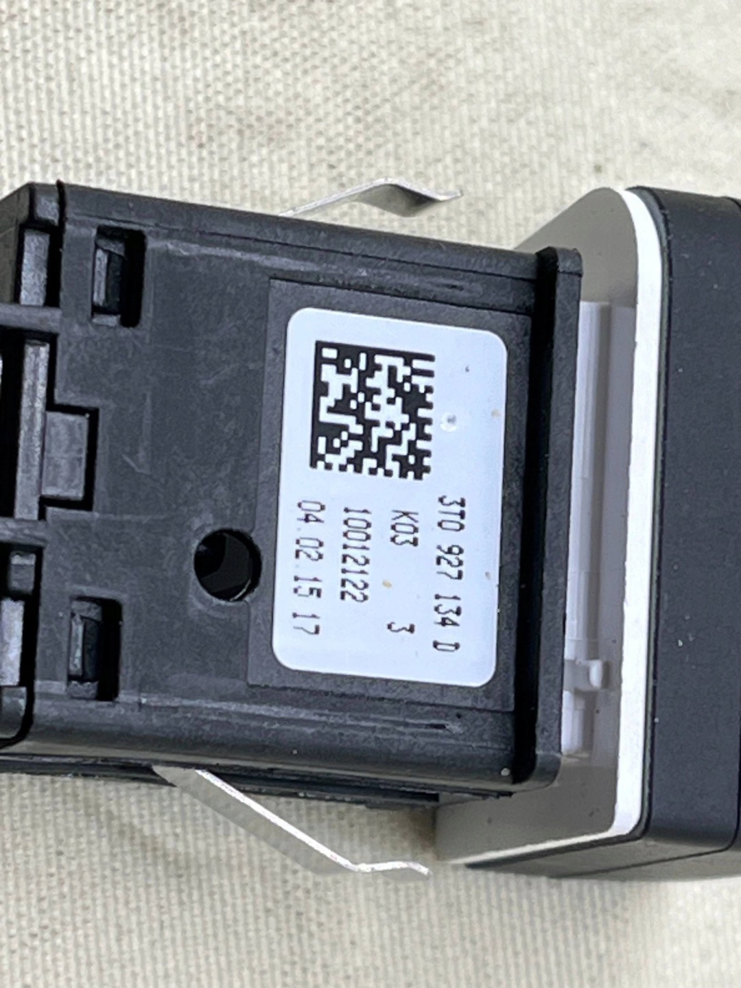 switch button ESP OFF SKODA SUPERB II 3T0927134D !J