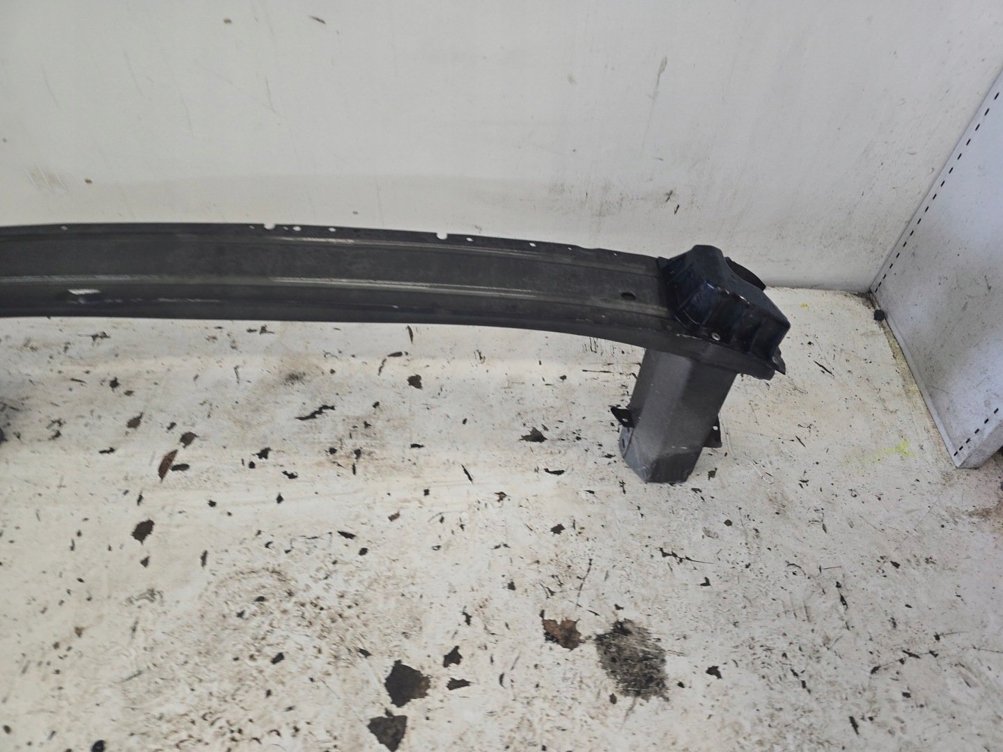 OPEL ZAFIRA C bumper support front pillar below front bumper