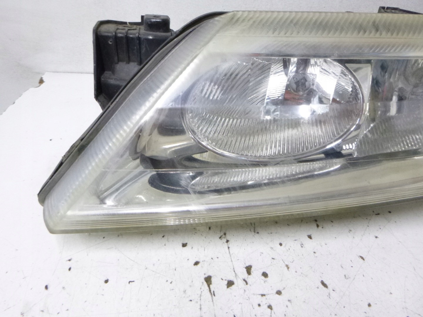 light front Renault Laguna II 2002r. 8200002845