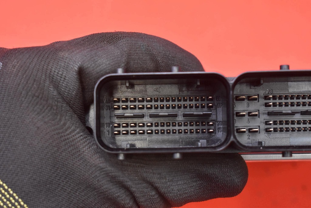 control unit computer of the engine 03L906022MJ AUDI A4 B8 2.0 TDI 143 KM 07-11