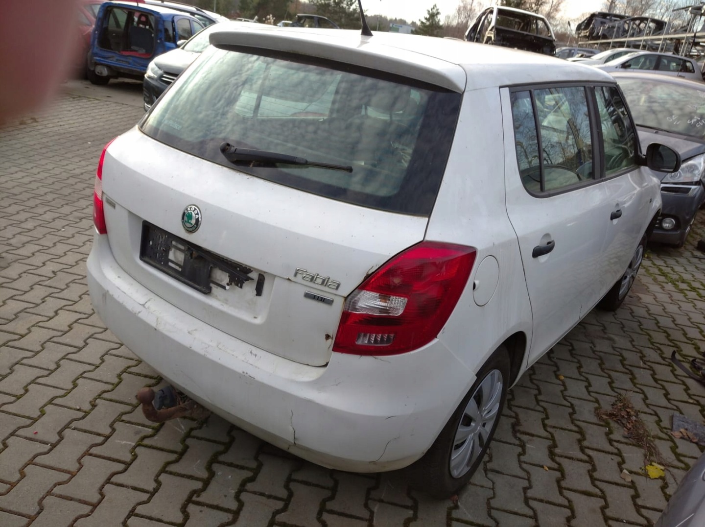 SKODA FABIA 2 II HB 5D door left rear part rear. BIALE LF9E