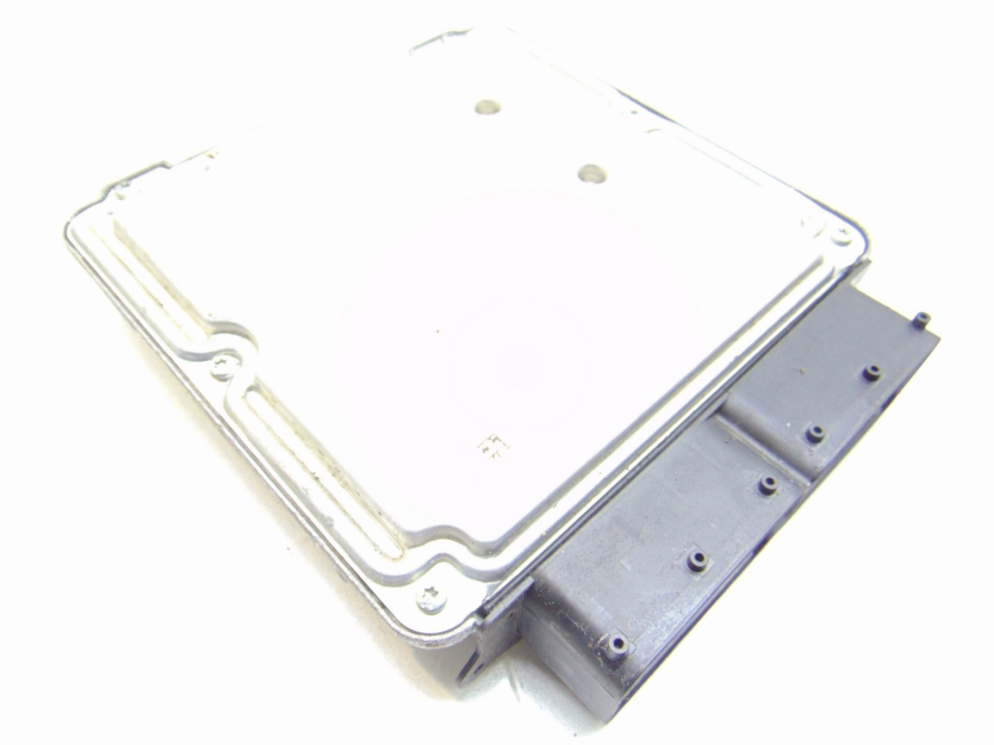 control unit computer of the engine VW PASSAT B8 2.0 TFSI 06L907309B