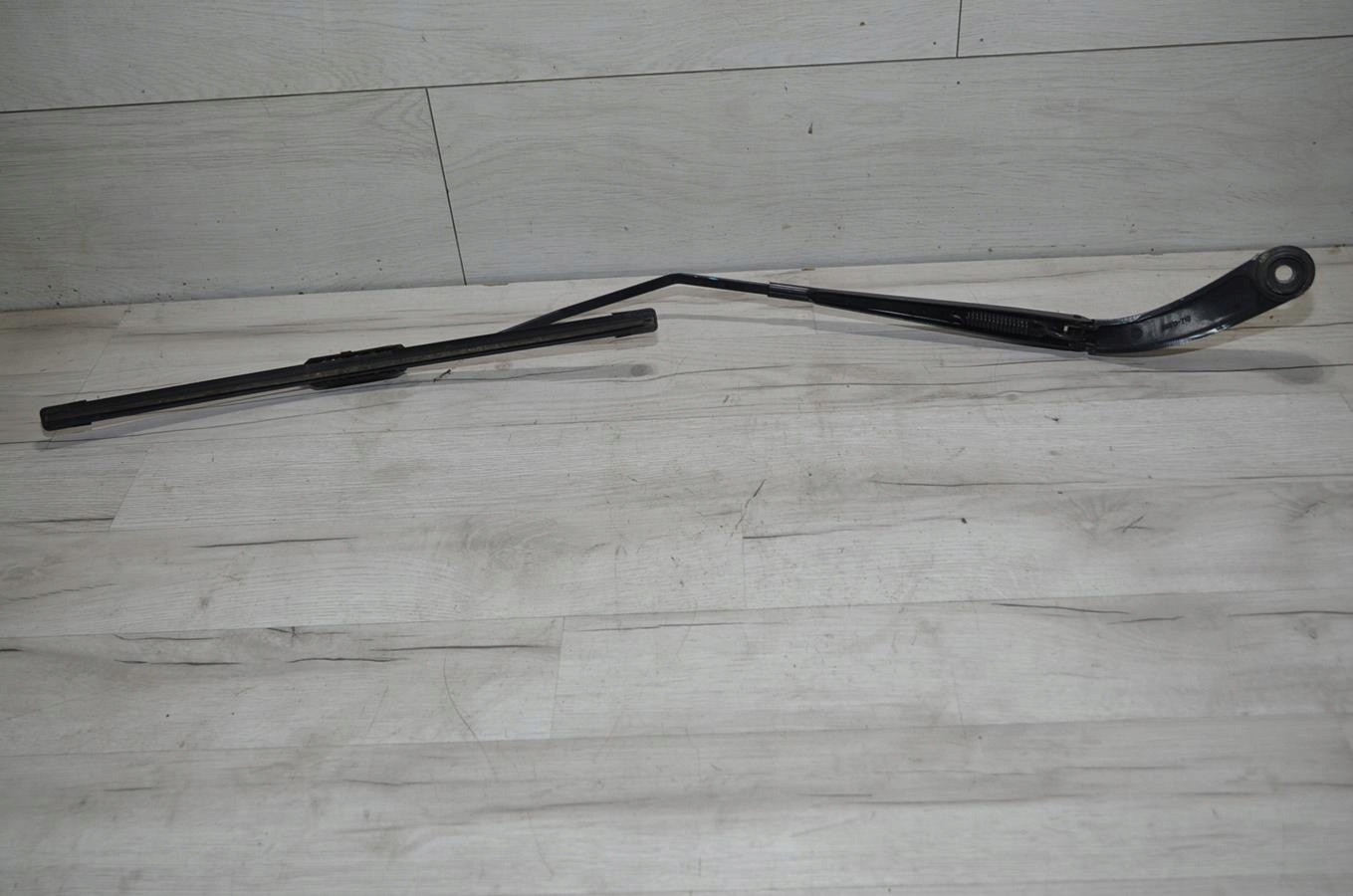 wiper arm right front FIAT FREEMONT 12r