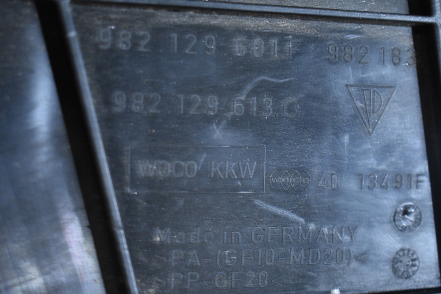 IDEALNA Gehäuse filter luft PORSCHE 982 981 718 1