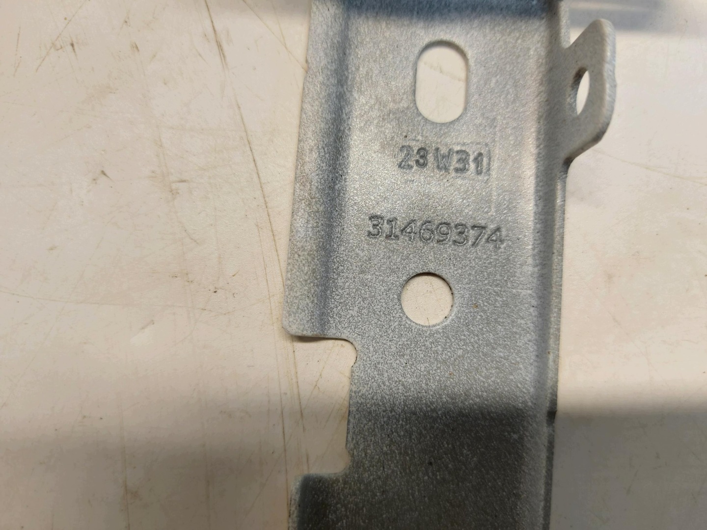 VOLVO XC40 LIFT Console Support plaque Aile Avant Gauche 31469374