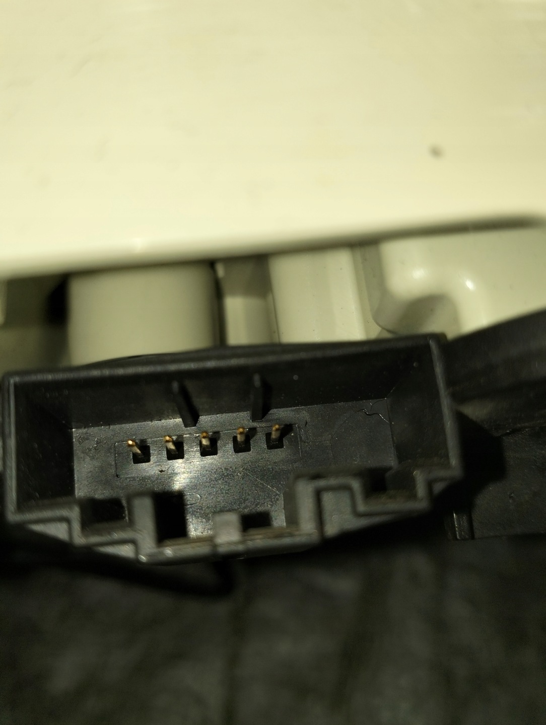 AUDI A4 B8 2007-2015 FANALE CIELO INTERNO 8T0947135B