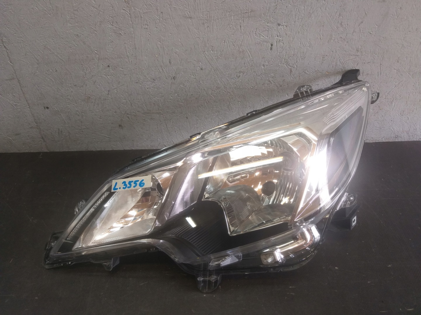 light front left MITSUBISHI SPACE STAR III 3 19