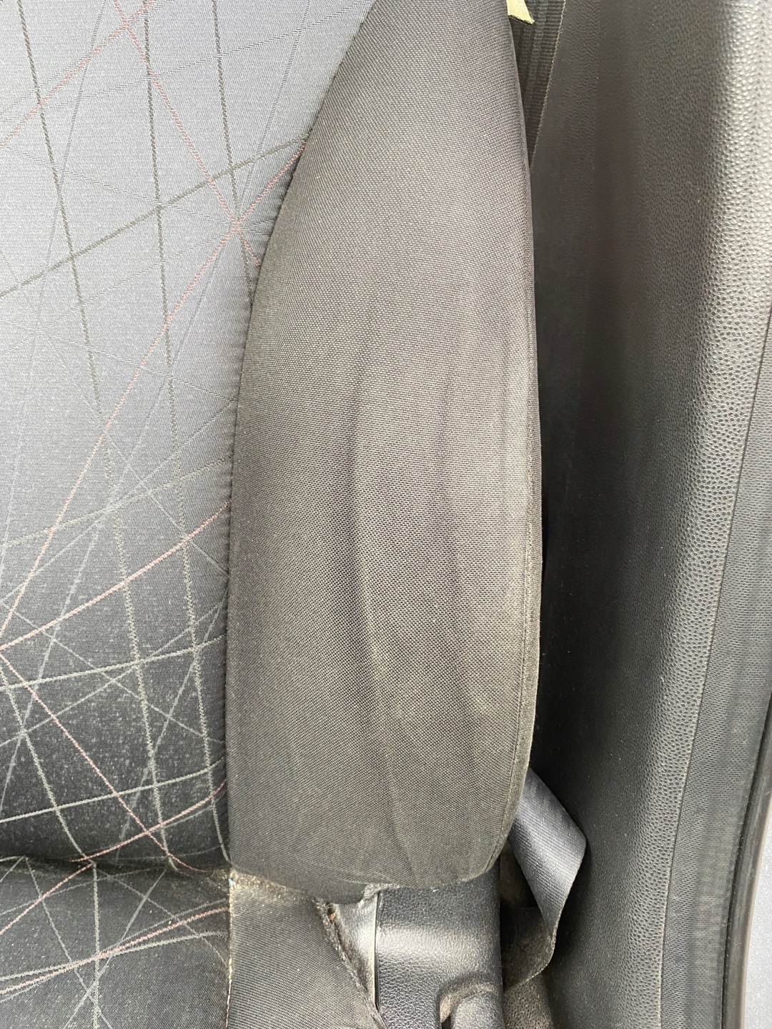 seat left driver´s Mazda 2 II 08-15