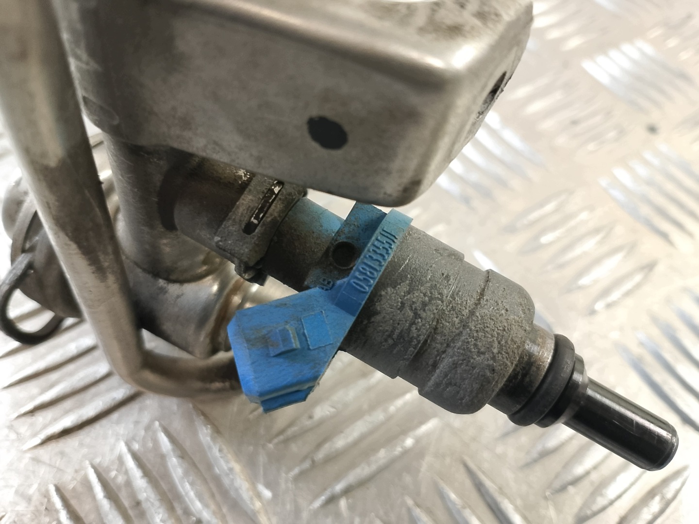 Rampe injection + Injecteurs 058133551F VW PASSAT B5 1.8 B