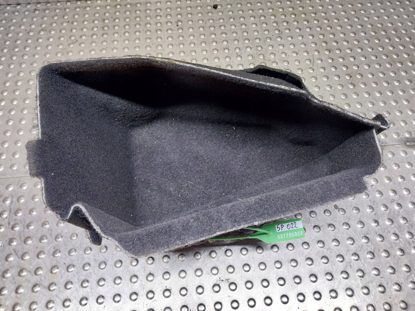 passenger compartment boot right 9J1867428 PORSCHE TAYCAN 9J1
