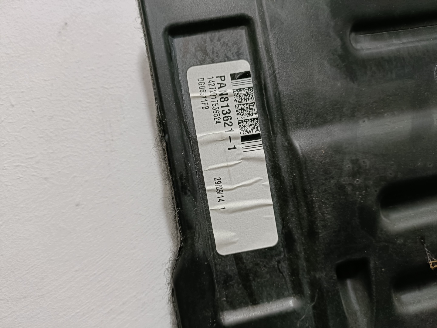 CADILLAC ESCALADE IV 15- MATA floor passenger compartment boot AXZ04386