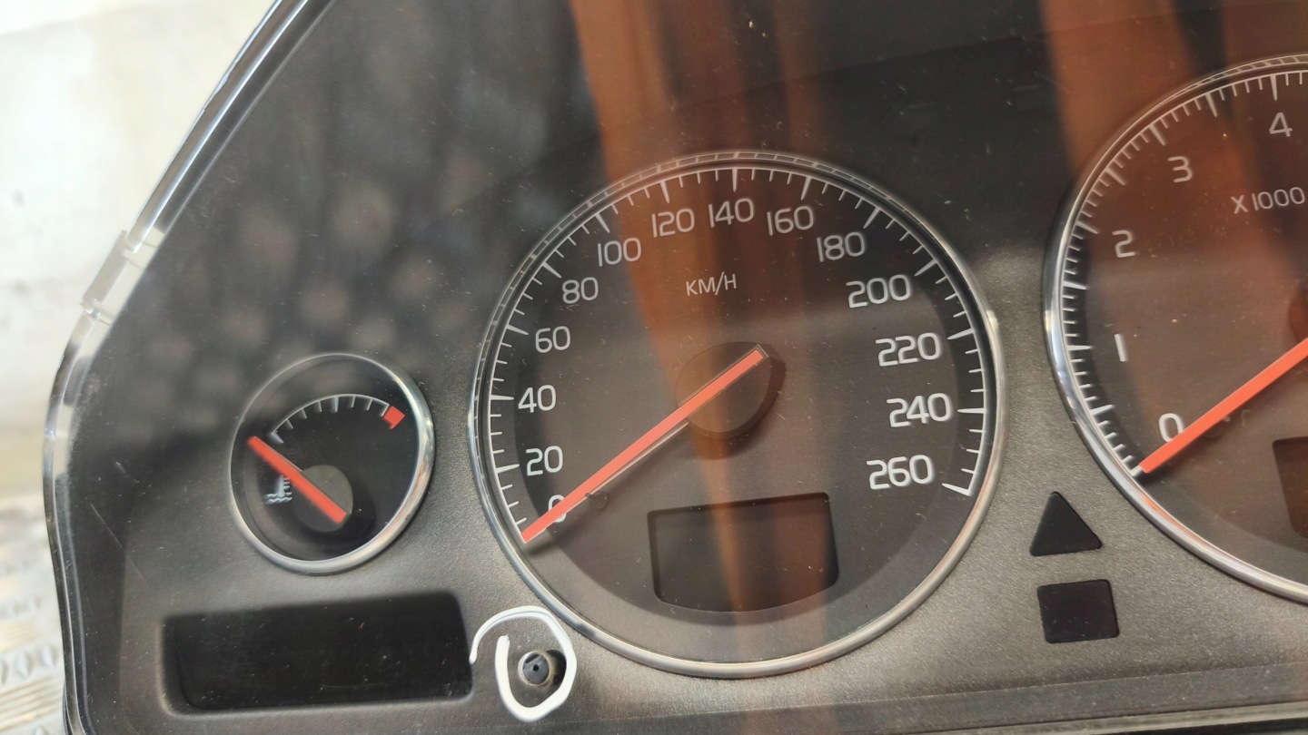 dials dials VOLVO S60 2001r 2.4B 9499668