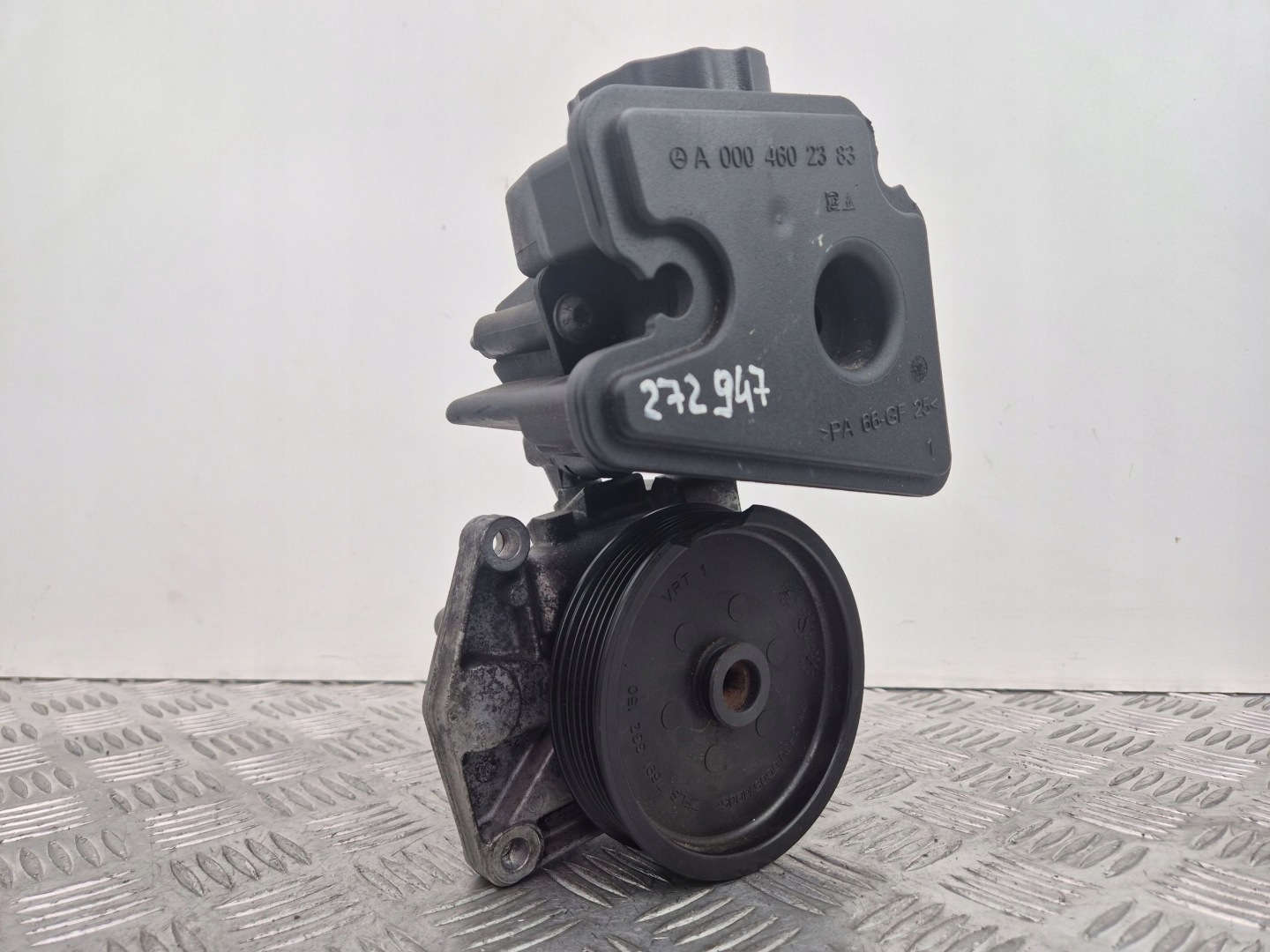 Mercedes C280 W204 servo pump A0064663301 M272