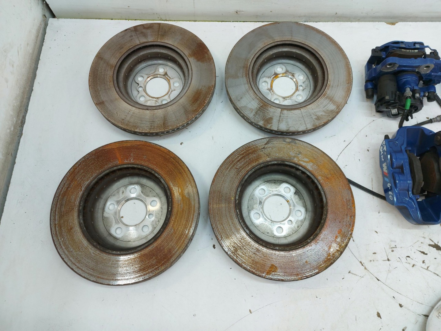 BMW 5 G60 530E calipers discs front rear part m-packet 347mm komplet hamulce