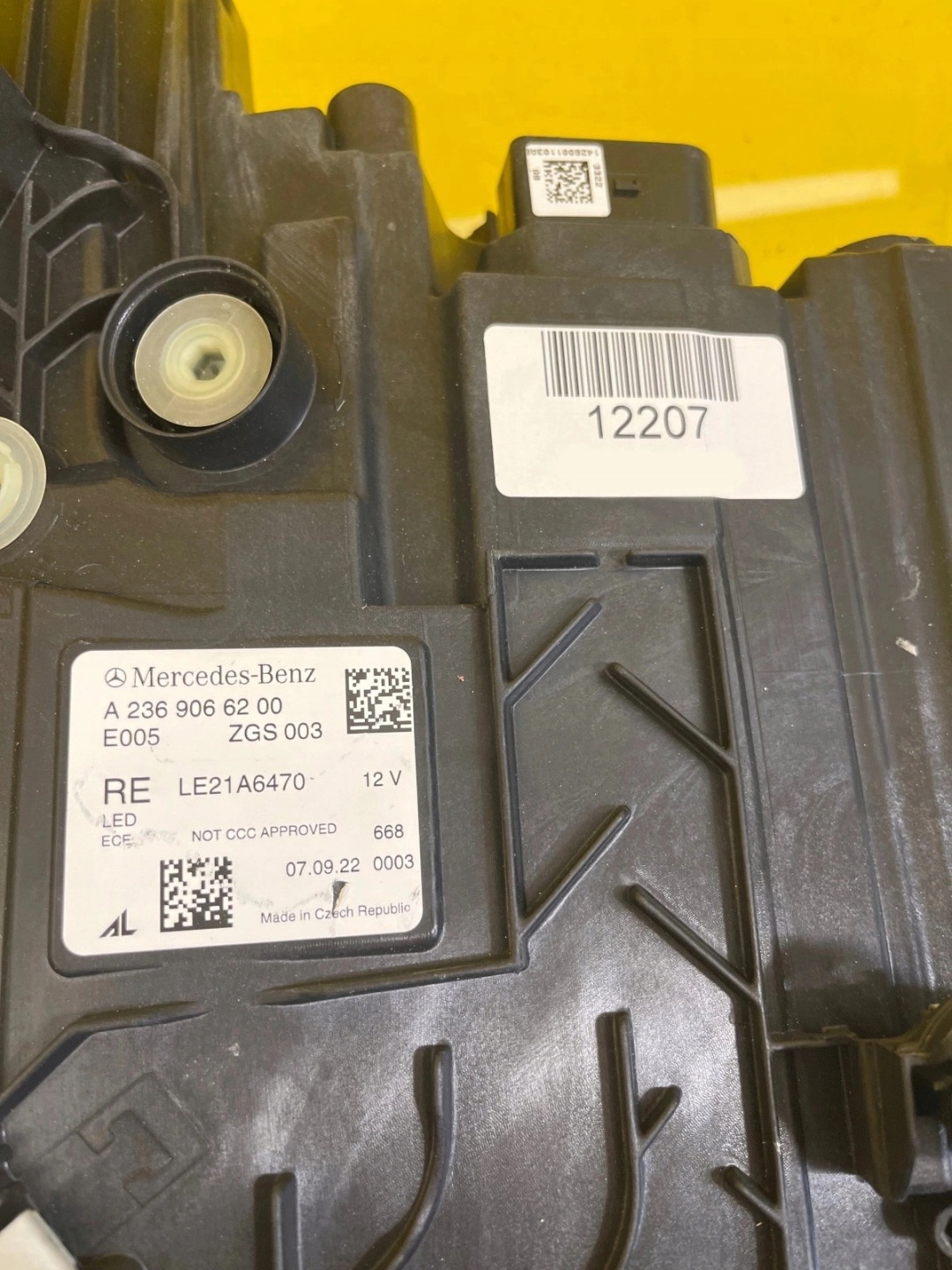 light right Meredes CLE Coupe 236 W236 C236 A2369066200