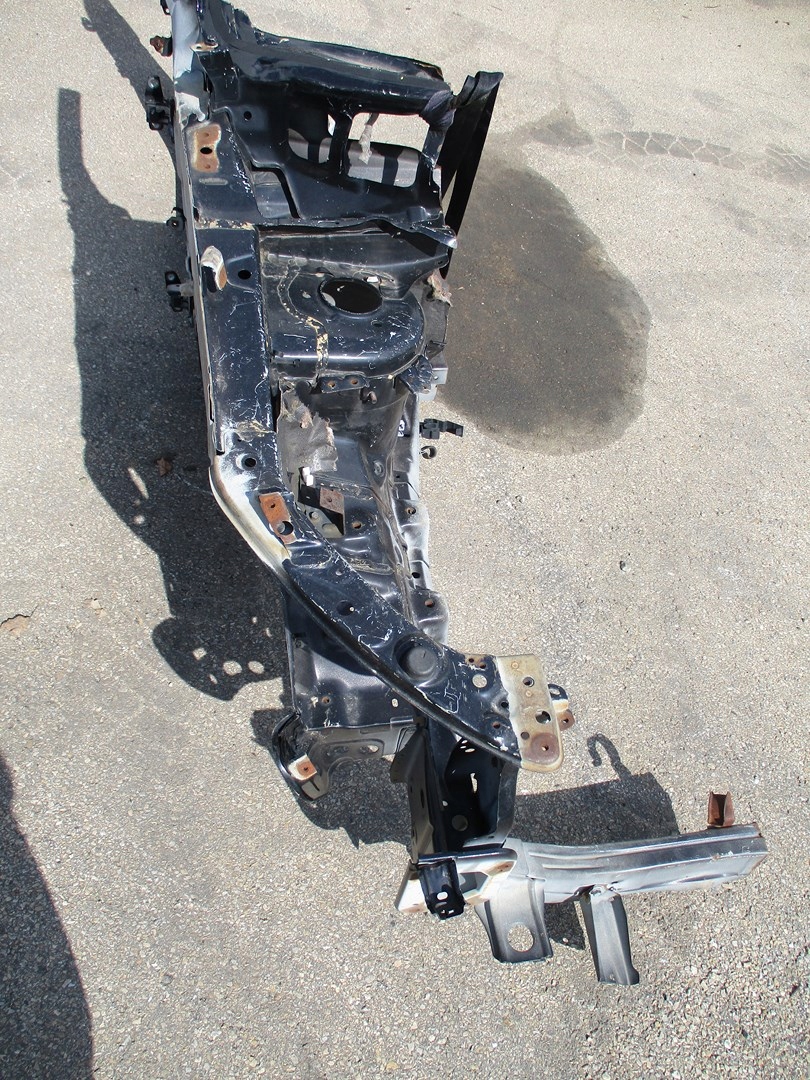 quarter threshold INFINITI QX70 right front