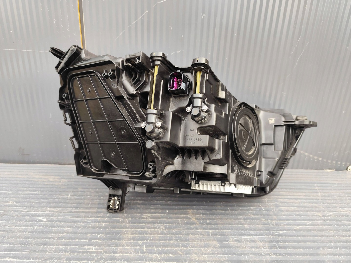 AUDI Q3 II 83A Feux phare Avant Gauche Complète 83A941011