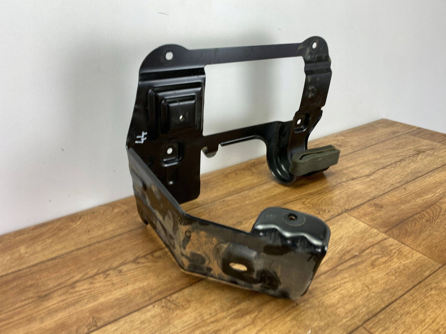 Support plaque subwoofera Ford Mustang VI 2015+