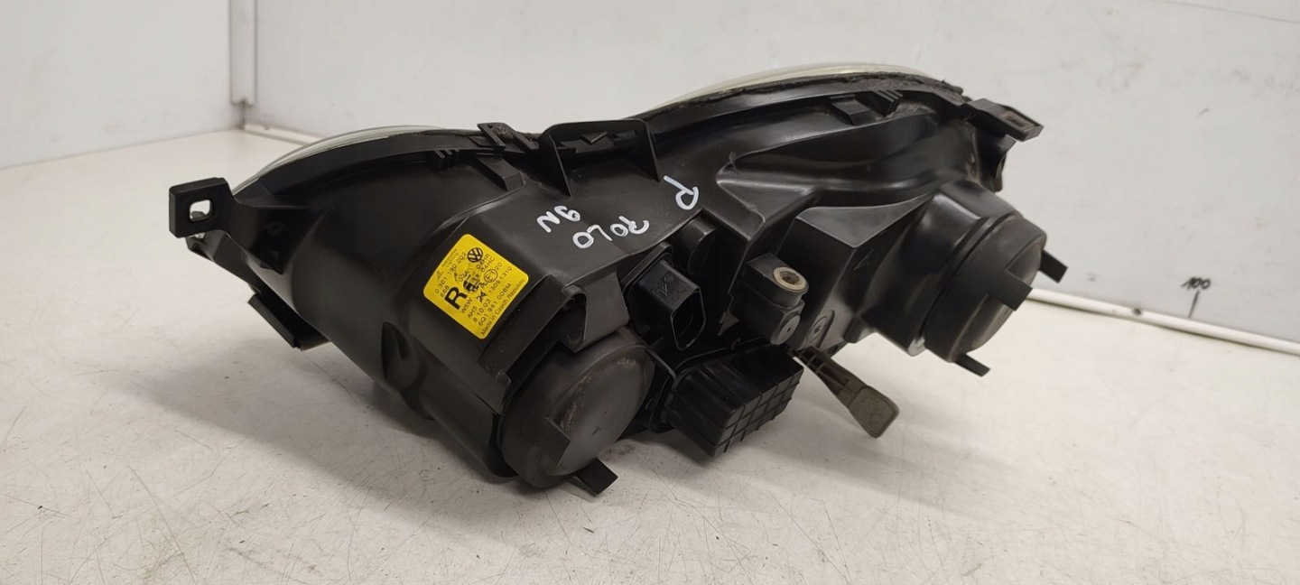 light front front right VW Polo 9N