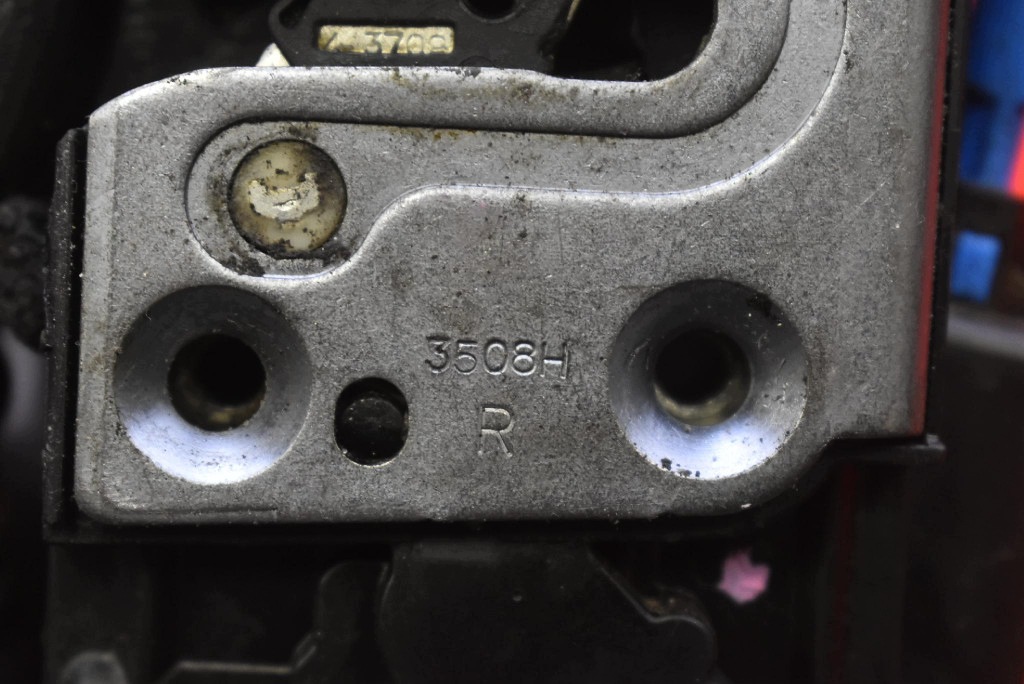 lock door right front front EU RENAULT LAGUNA 3 III GT HB 07-11