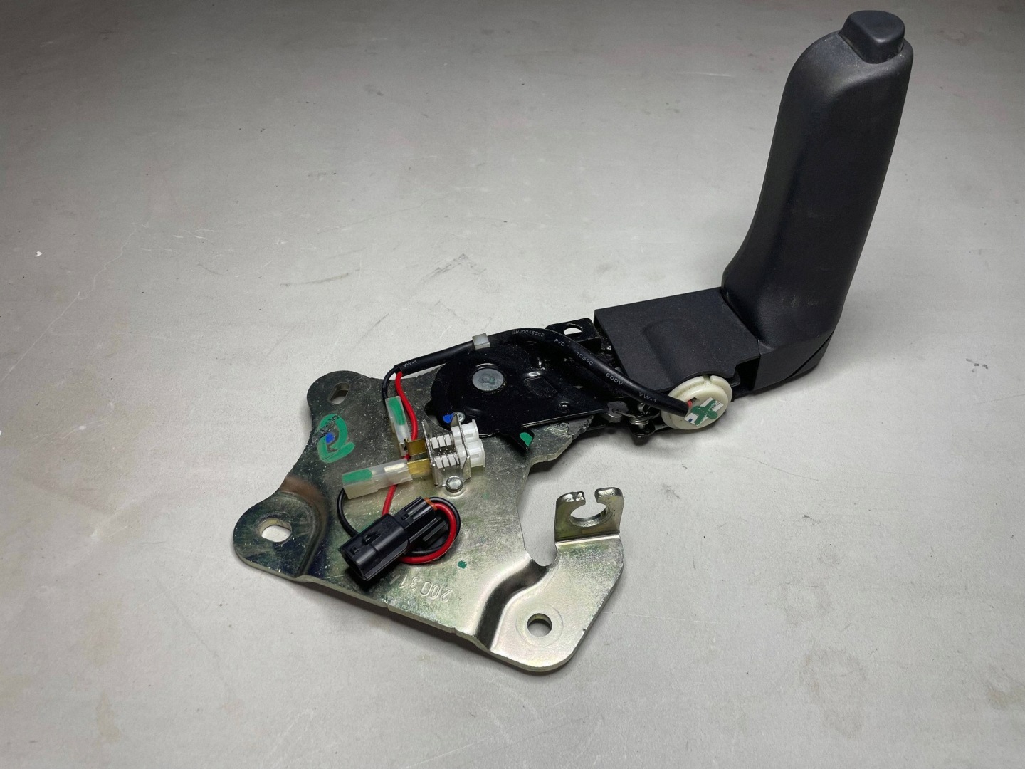 páčka ručnej brzdy RENAULT TWIZY 360108585R originál @A