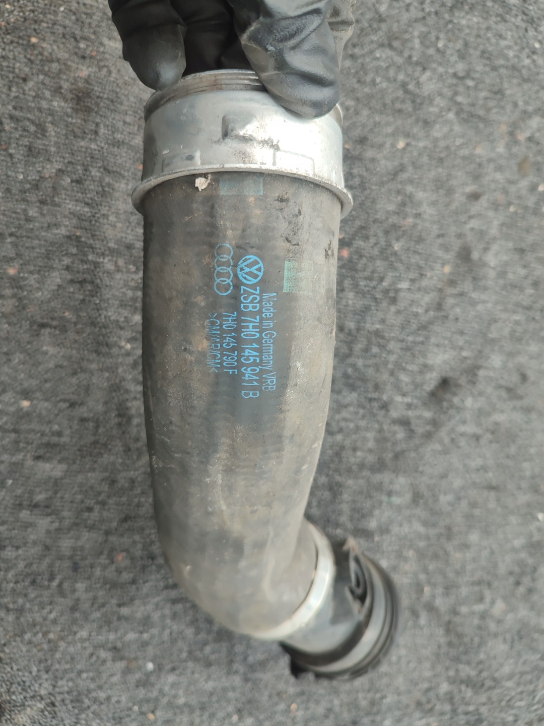 crijevo prijenos interkuler VOLKSWAGEN T5 7H0145941B