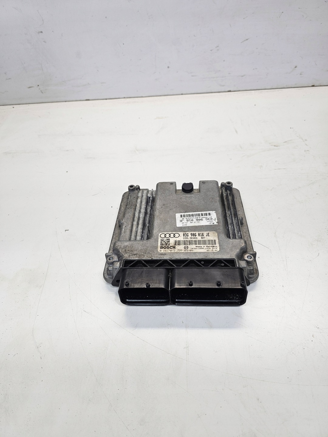 control unit computer of the engine AUDI A4 B7 2.0 TDI 03G906016JE