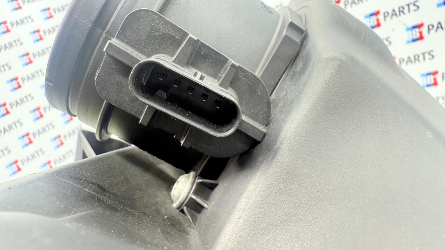 BMW E90 E91 E84 X1 E92 E93 poklopač filtera zračni 8512599