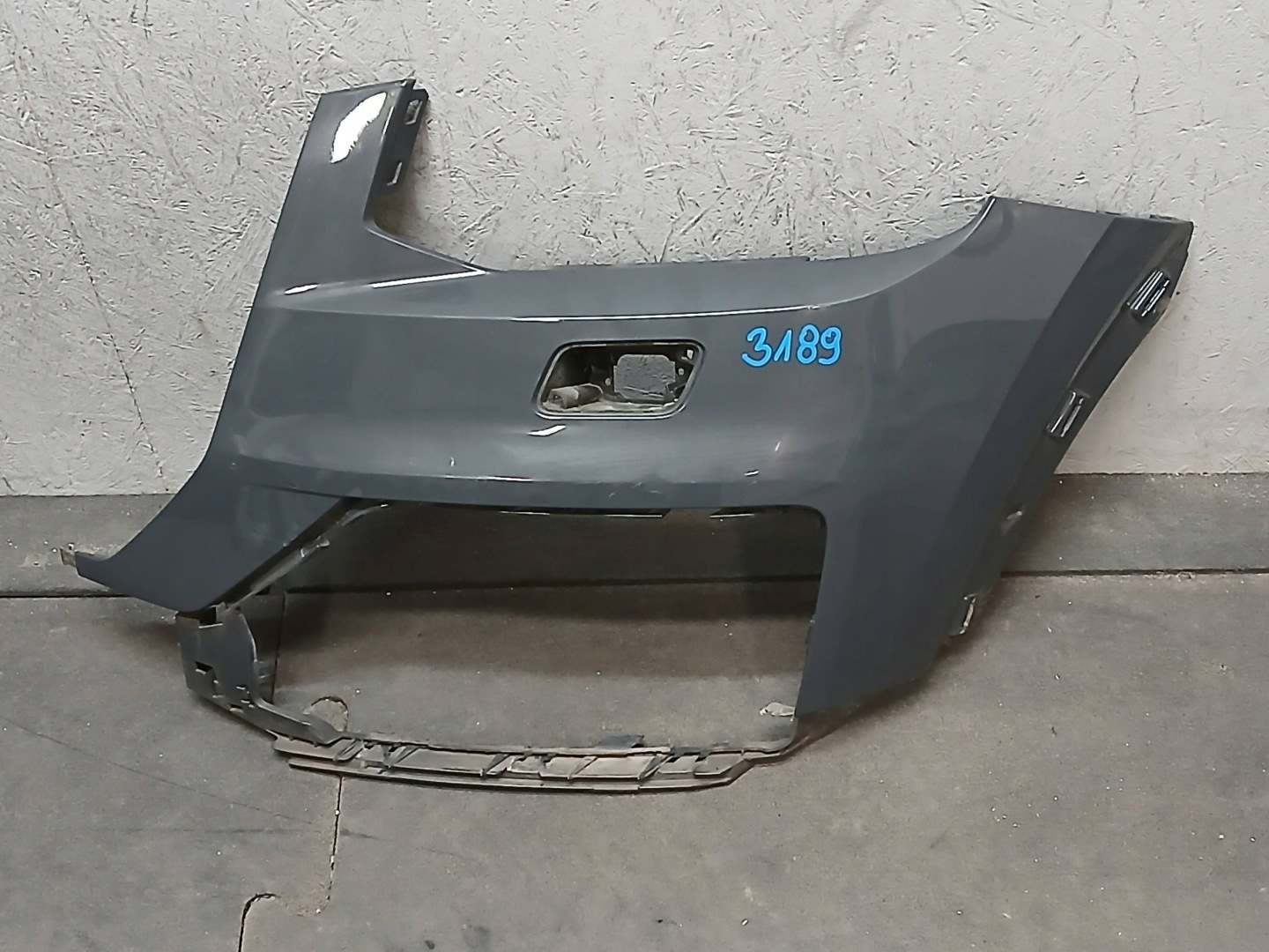 bumper front left corner AUDI Q2 81A