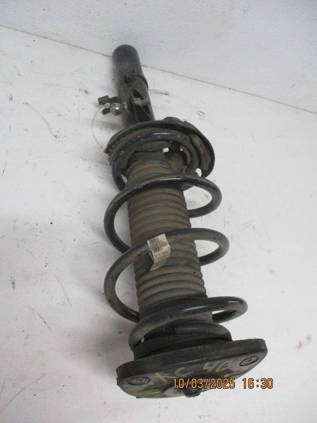 shock absorber amor front right left VOLVO XC40 II 2,0D 32246645 32246646