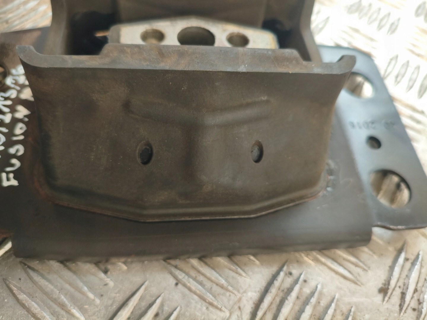 engine mount left FORD FUSION MK5 2.0B DG93-7M121-EA
