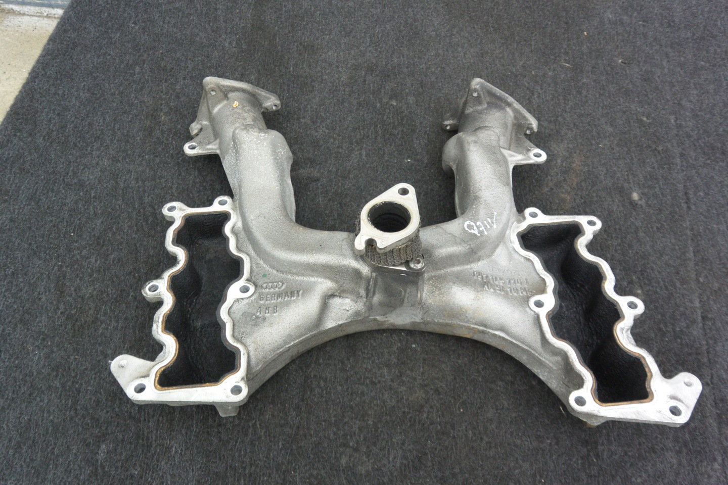 intake manifold 4.2 TDI AUDI Q7 4L 057145770J