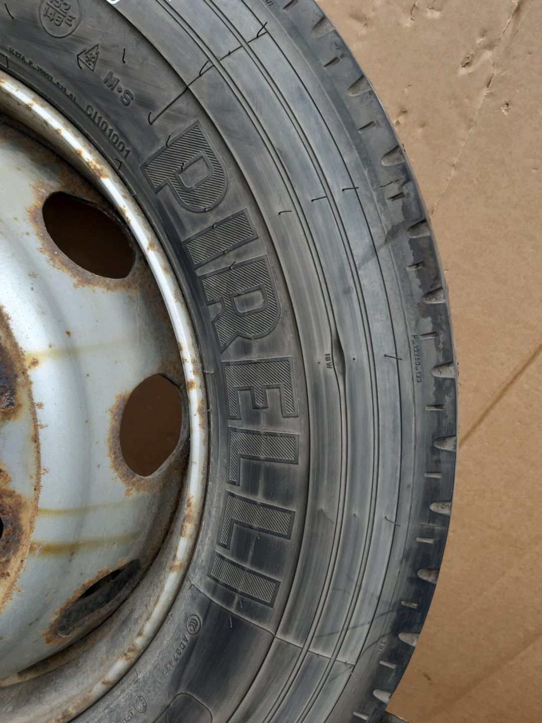 wheels tyres CIEZAROWE 2x PIRELLI MC88 275/70 R22.5