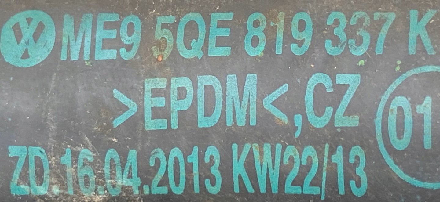 VW E GOLF hadice trubka vody 5QE819337K