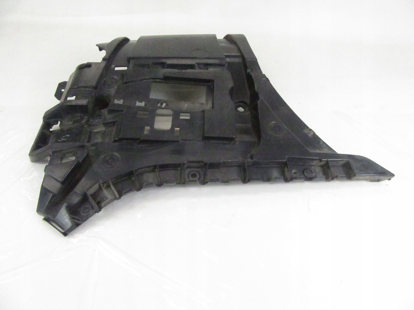 bracket holder bumper bracket left rear part BMW 7 G11 G12 PRZEDLIFTEM