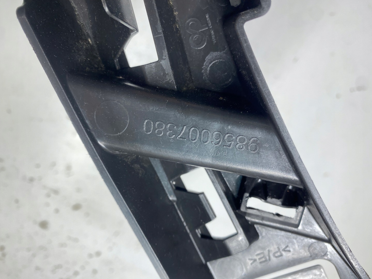 bumper bracket front left PEUGEOT RIFTER 9856007380