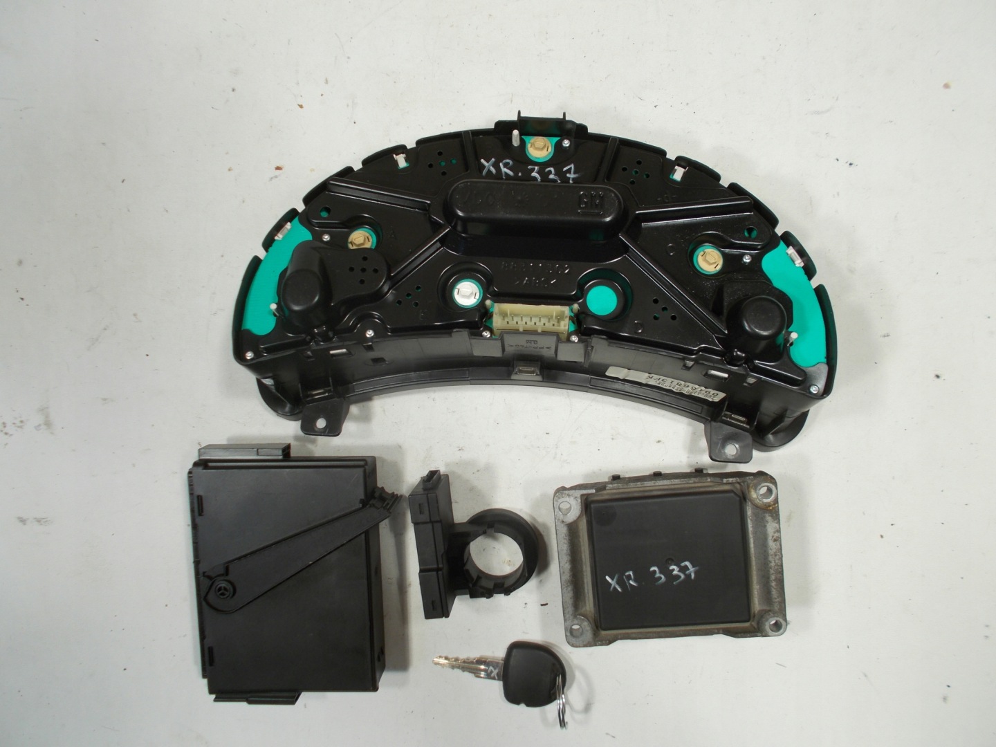 computer dials running board IMMO CORSA C 1.0 12V 0261207421 24443795