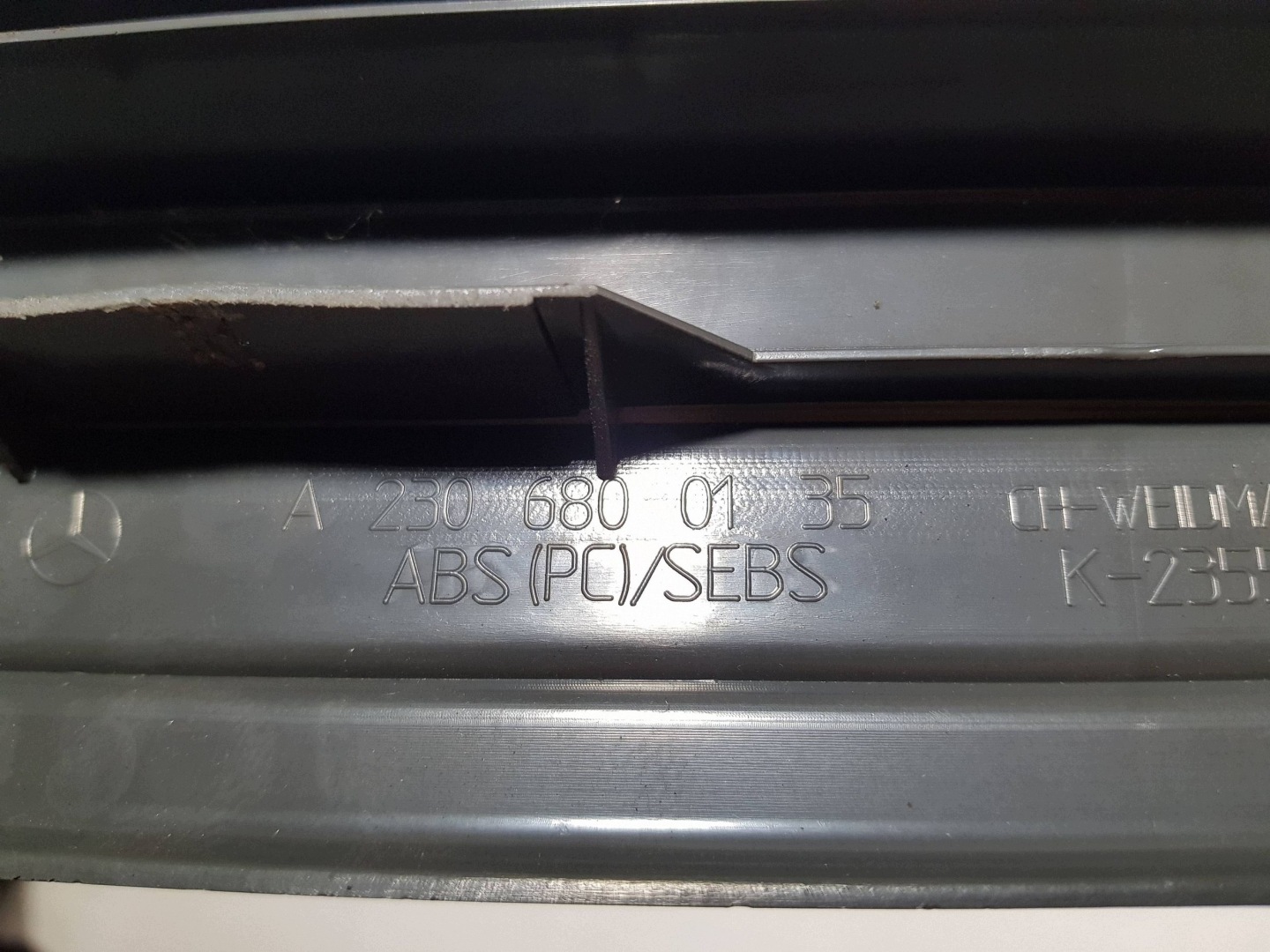 MERCEDES SL R230 moulding threshold cap left A2306800135